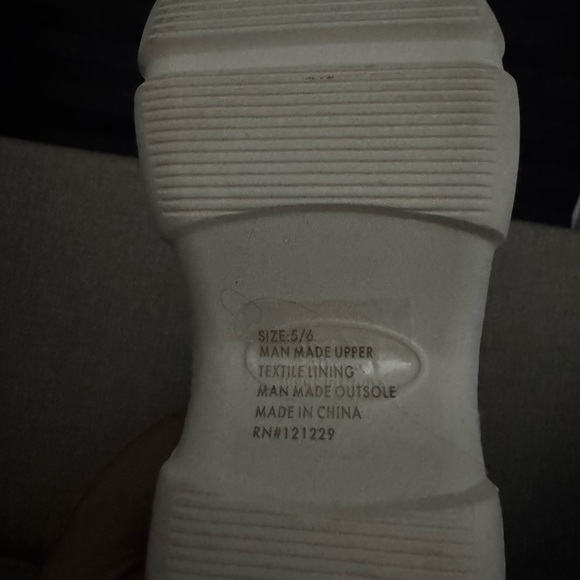 Cozy White Clog Slippers, lined, platform, size 5/6 - Picture 3 of 3